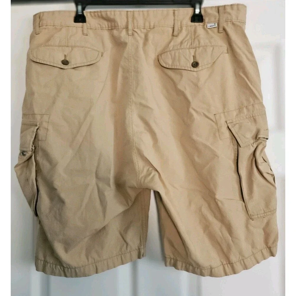 Levi Strauss & Co. Men’s Beige Cotton Cargo Shorts Two Horse 17